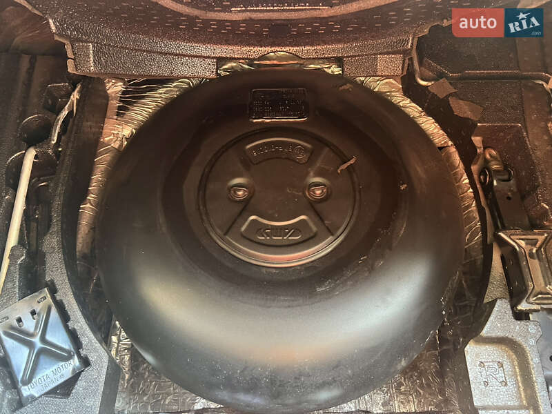 Седан Toyota Camry 2014 в Черновцах