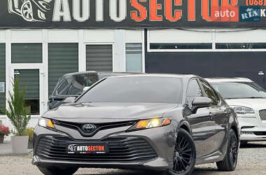 Седан Toyota Camry 2018 в Харькове