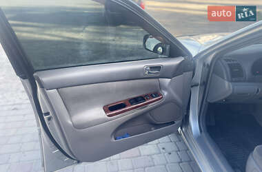 Седан Toyota Camry 2004 в 