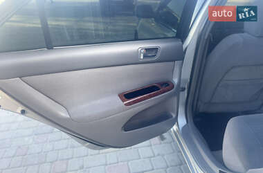 Седан Toyota Camry 2004 в 