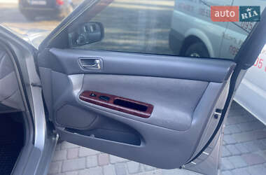 Седан Toyota Camry 2004 в 