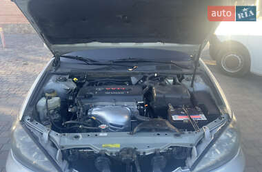 Седан Toyota Camry 2004 в 
