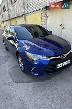 Седан Toyota Camry 2015 в Киеве