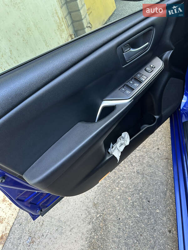 Седан Toyota Camry 2015 в Киеве