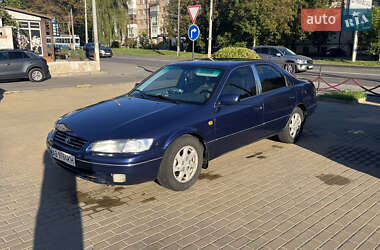 Седан Toyota Camry 1999 в Виннице