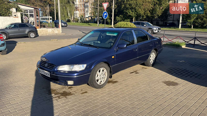 Седан Toyota Camry 1999 в Вінниці