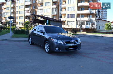 Седан Toyota Camry 2011 в Житомире