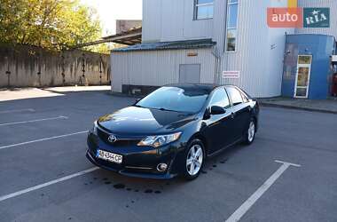 Седан Toyota Camry 2014 в Виннице