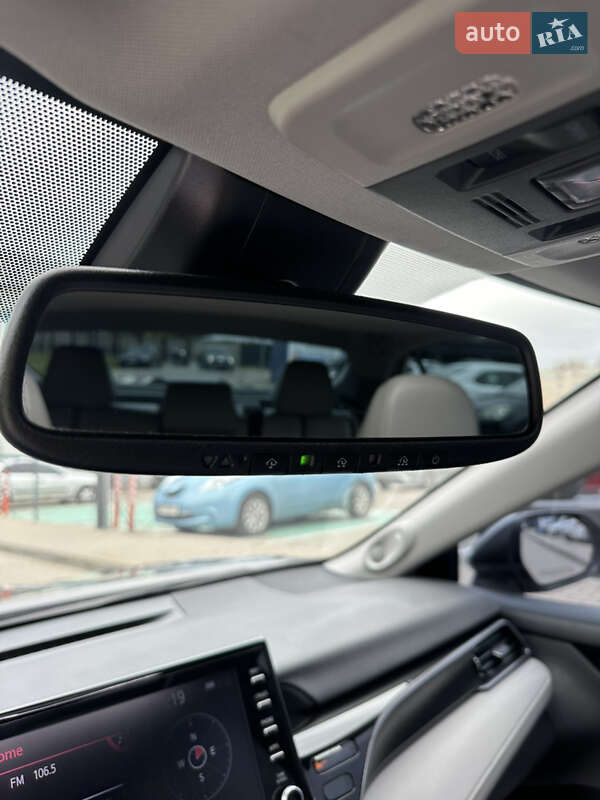 Седан Toyota Camry 2021 в Киеве