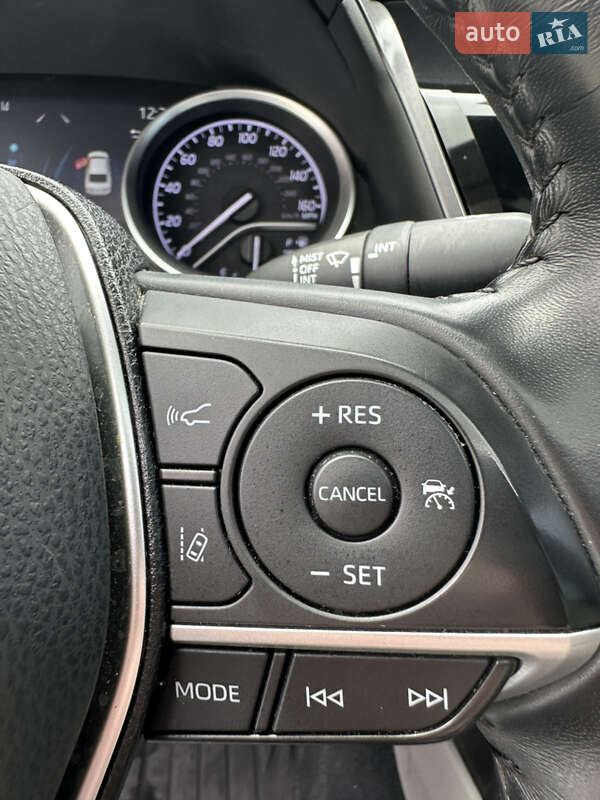 Седан Toyota Camry 2021 в Киеве