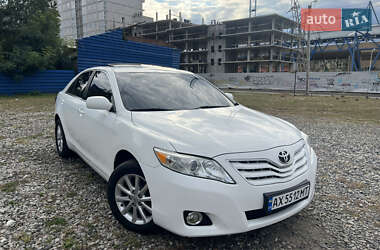 Седан Toyota Camry 2011 в Харькове