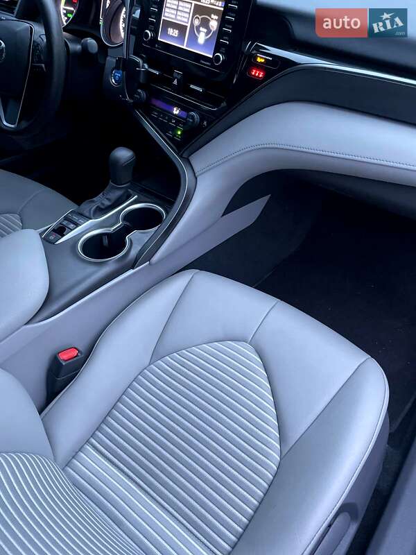 Седан Toyota Camry 2021 в Полтаві