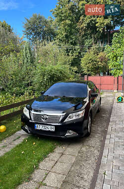 Седан Toyota Camry 2011 в Ивано-Франковске