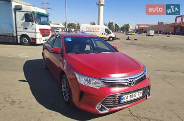 Седан Toyota Camry 2016 в 