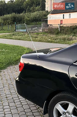Седан Toyota Camry 2004 в  фото 4 Седан Toyota Camry 2004 в