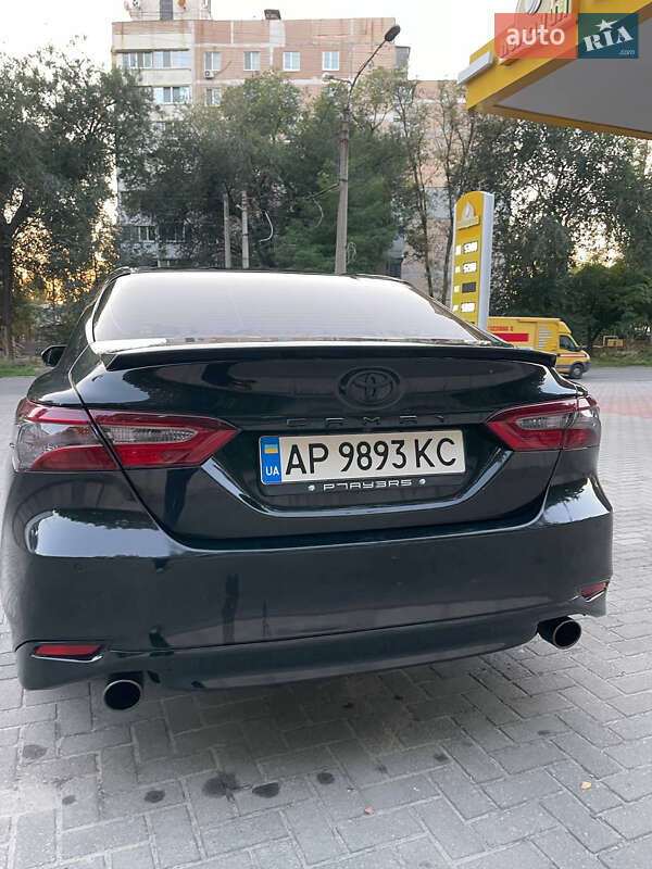 Седан Toyota Camry 2018 в Запоріжжі