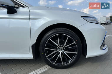 Седан Toyota Camry 2021 в 