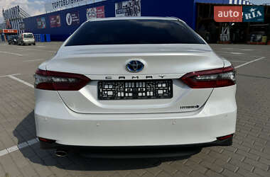 Седан Toyota Camry 2021 в 
