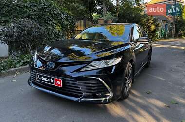 Седан Toyota Camry 2022 в Киеве