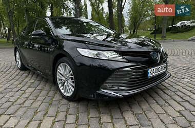Седан Toyota Camry 2020 в Києві