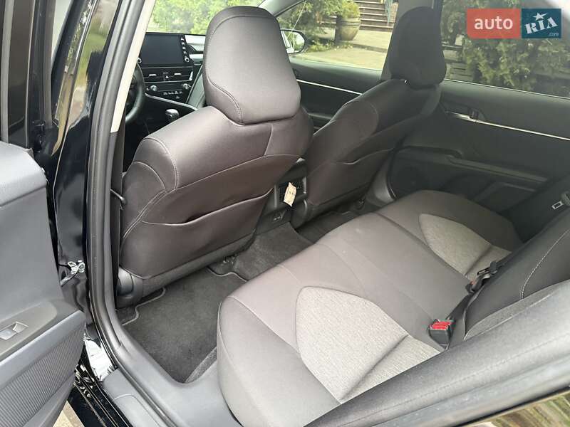 Седан Toyota Camry 2024 в Києві