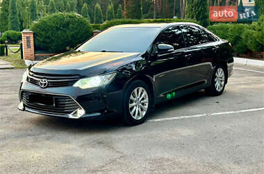 Седан Toyota Camry 2016 в Лебедині