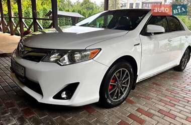 Седан Toyota Camry 2013 в Львові