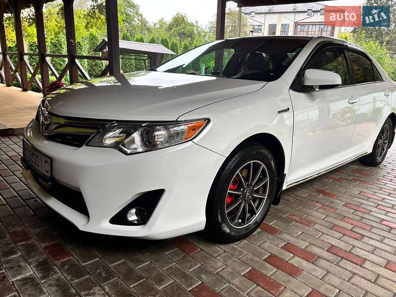 Седан Toyota Camry 2013 в 