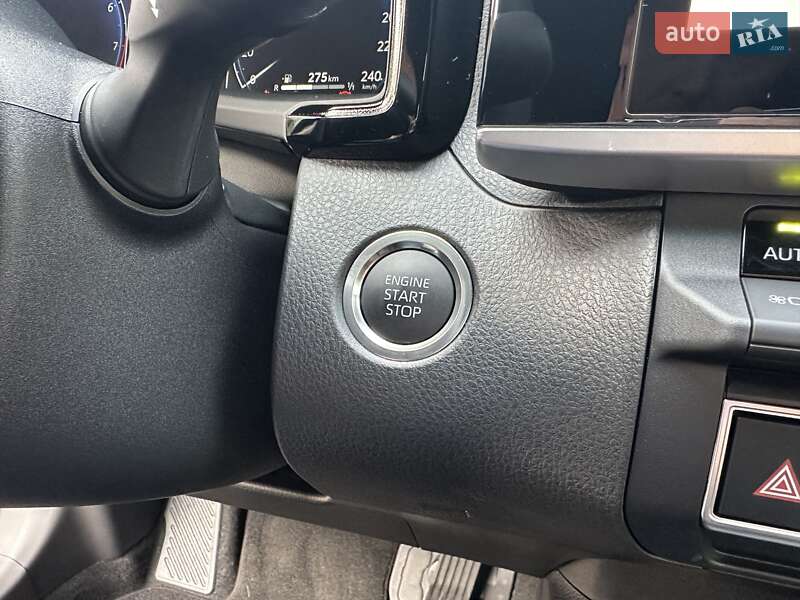 Седан Toyota Camry 2025 в Киеве