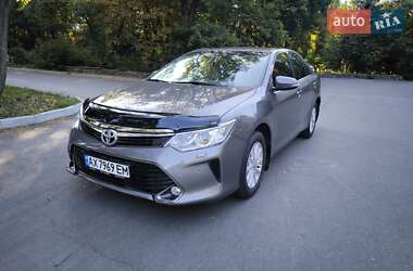Седан Toyota Camry 2016 в Білозір’ї