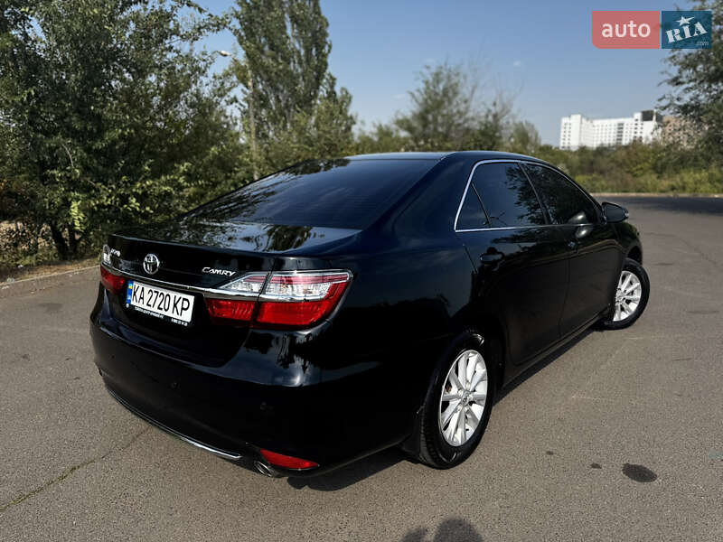 Седан Toyota Camry 2017 в Кривому Розі