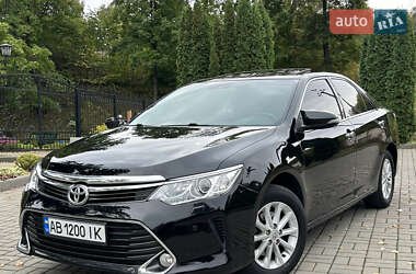 Седан Toyota Camry 2015 в Прилуках