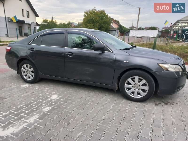 Седан Toyota Camry 2007 в Львові