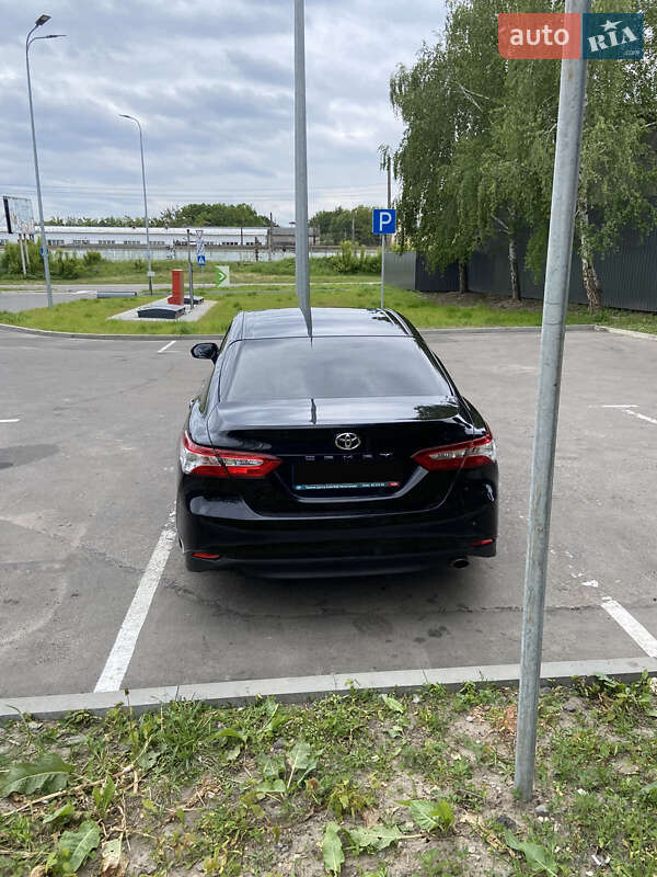 Седан Toyota Camry 2017 в Житомире