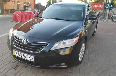 Седан Toyota Camry 2008 в Киеве