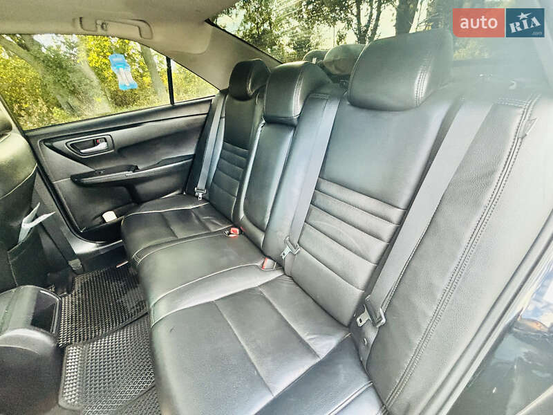 Седан Toyota Camry 2015 в Гайсине