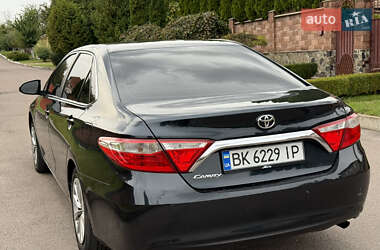Седан Toyota Camry 2016 в 
