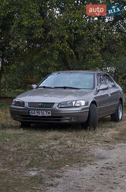 Седан Toyota Camry 1997 в Киеве
