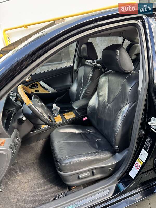 Седан Toyota Camry 2007 в Луцьку