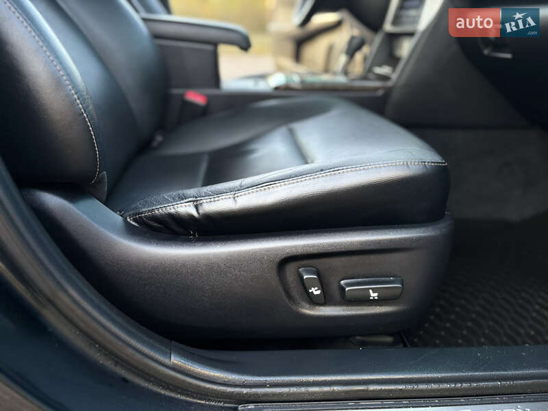 Седан Toyota Camry 2015 в Покрові