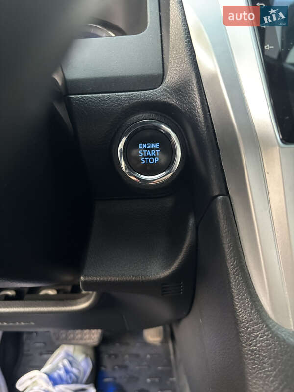 Седан Toyota Camry 2015 в Покрові