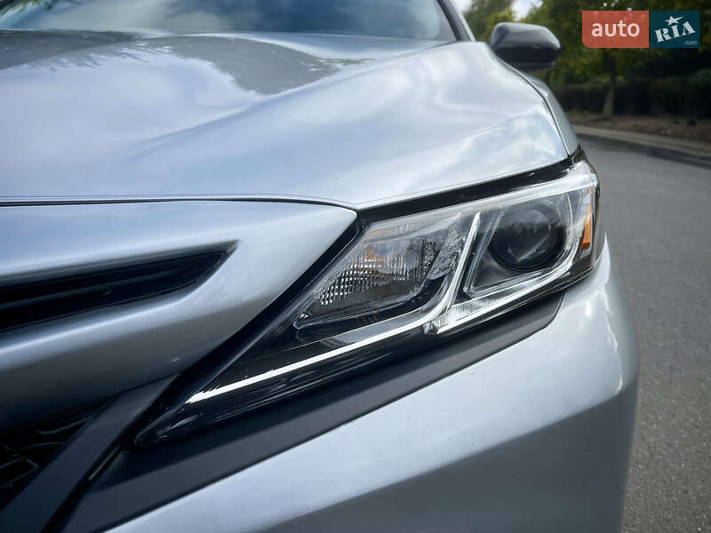 Седан Toyota Camry 2020 в Киеве