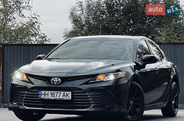 Седан Toyota Camry 2021 в 