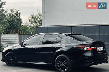 Седан Toyota Camry 2021 в 