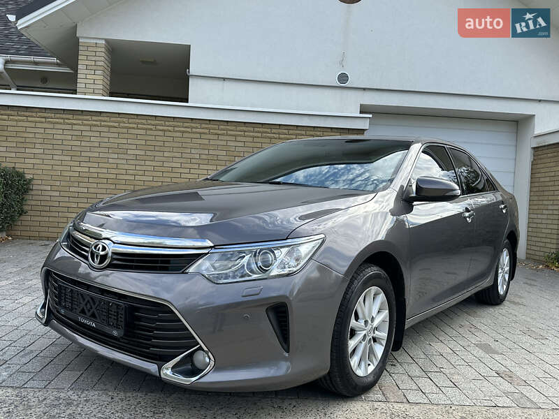 Седан Toyota Camry 2015 в Харькове