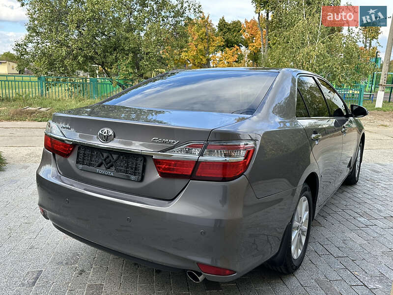 Седан Toyota Camry 2015 в Харькове