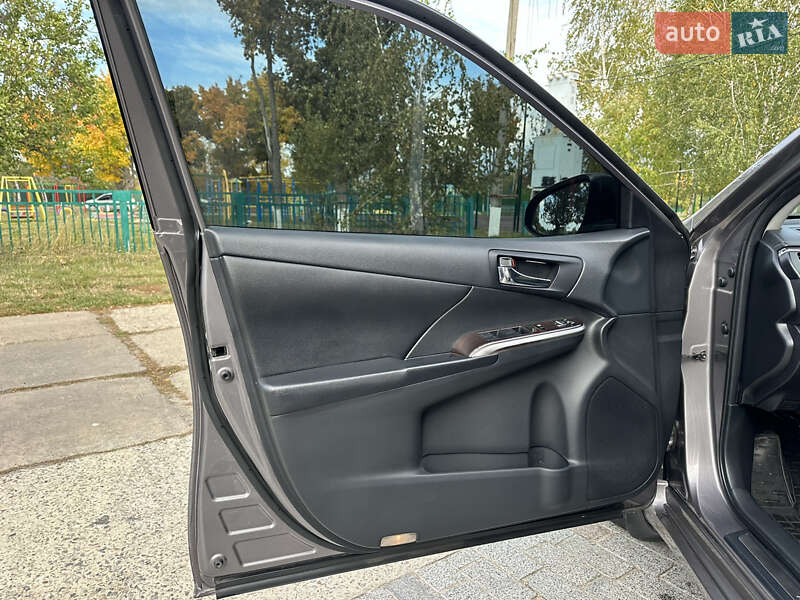 Седан Toyota Camry 2015 в Харькове