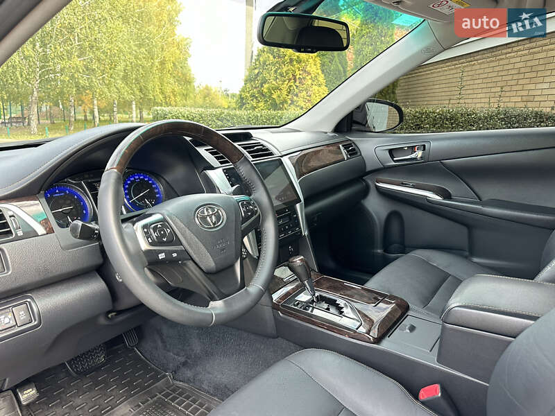 Седан Toyota Camry 2015 в Харькове
