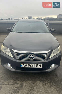 Седан Toyota Camry 2012 в Києві