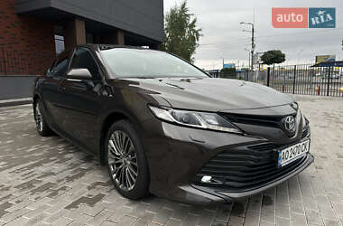 Седан Toyota Camry 2018 в Києві